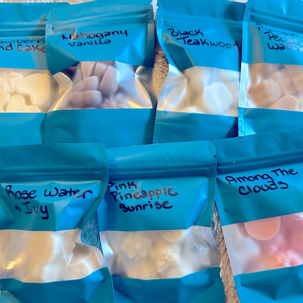 Lot of Bath and Body Works candle wax melts. You pick scents!